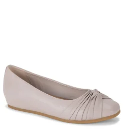 Baretraps Chainey Casual Flat