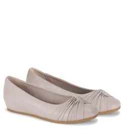 Baretraps Chainey Casual Flat