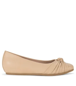 Baretraps Chainey Casual Flat