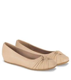 Baretraps Chainey Casual Flat