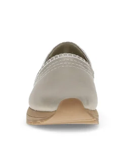 Baretraps Gennie Slip On