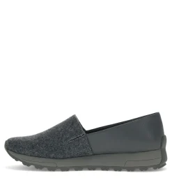 Baretraps Gennie Slip On